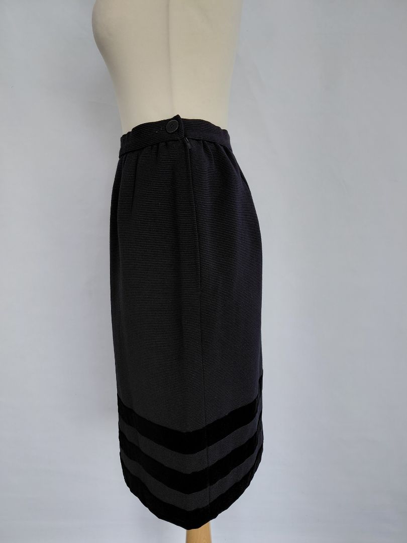 Vintage pils (ca. 1985), EUR 42, Valentino Boutique