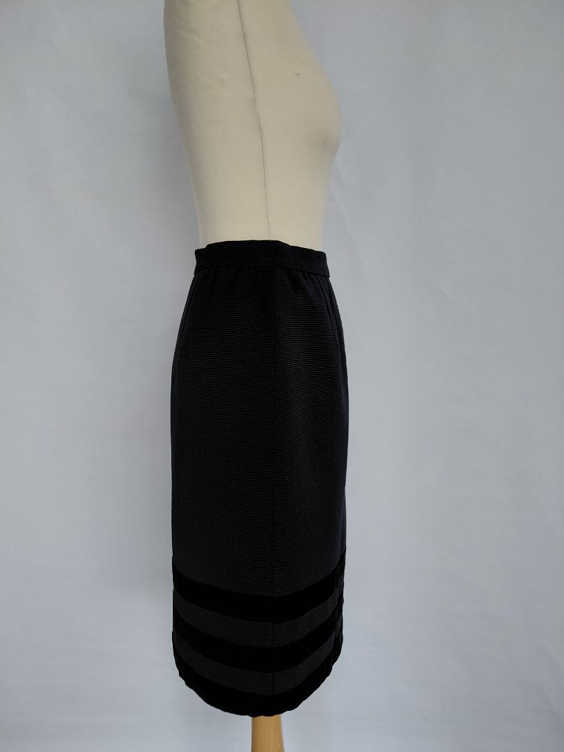Vintage pils (ca. 1985), EUR 42, Valentino Boutique