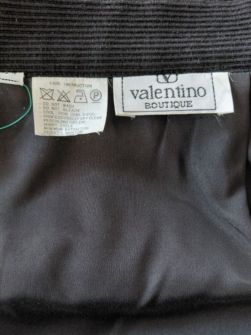 Vintage pils (ca. 1985), EUR 42, Valentino Boutique