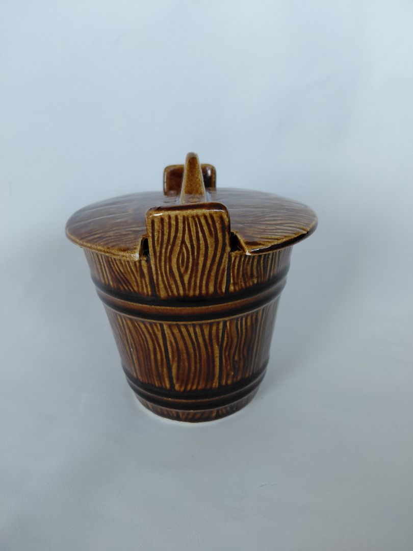 Clay pots (vintage)