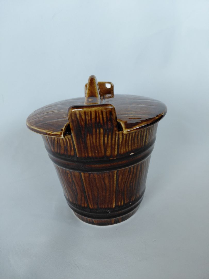 Clay pots (vintage)