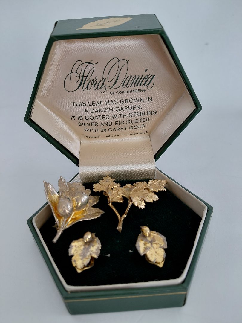 Earrings and 2 pins, Flora Danica of Copenhagen