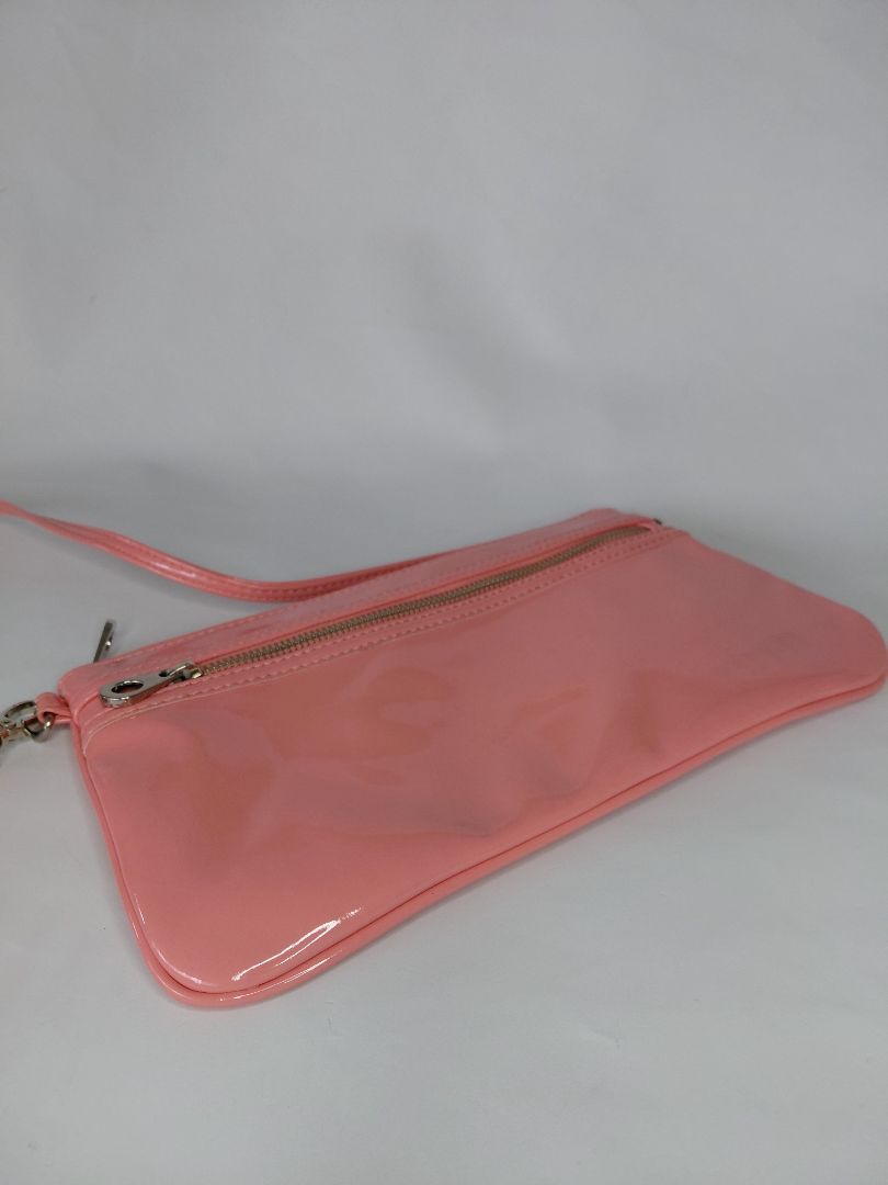 Glossy wallet, Red Herring