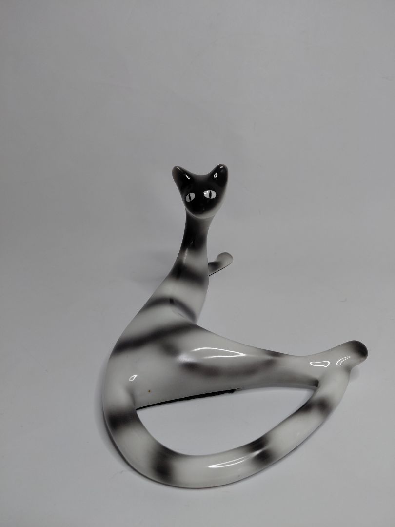 Lying Cat (1960s), Mieczyslaw Naruszewicz for Cmielow