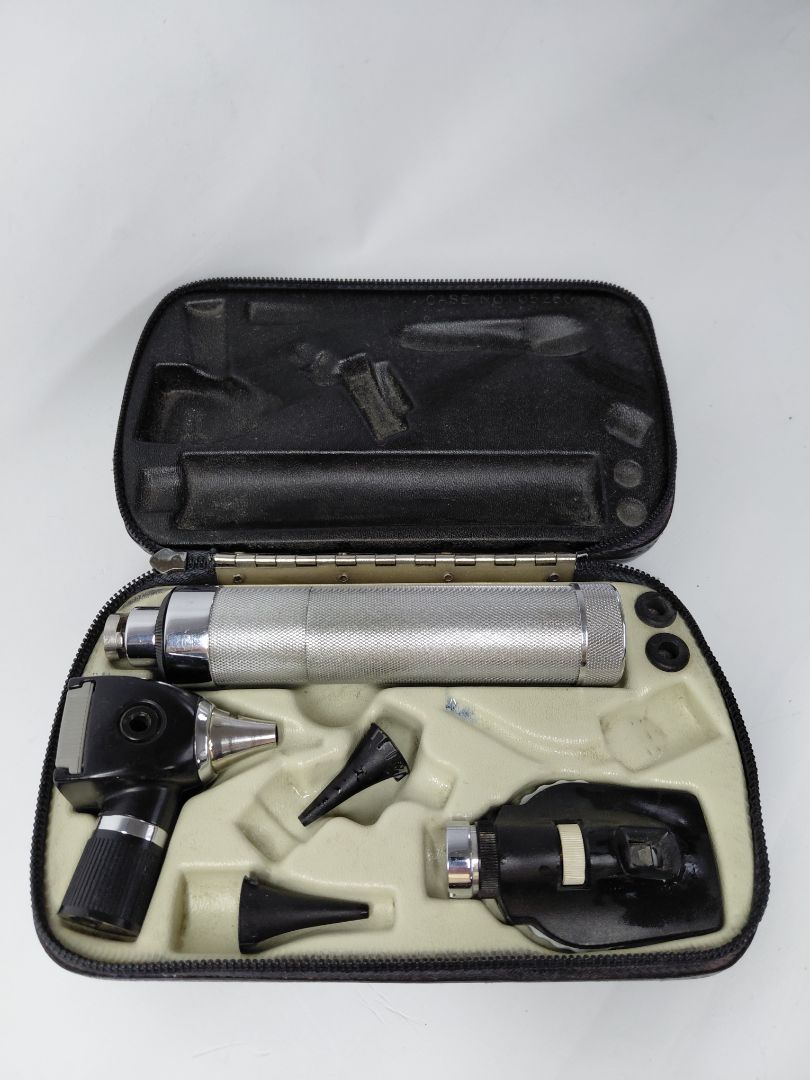 Old set of otoscopes / ear speculum (50-55 years old), WA