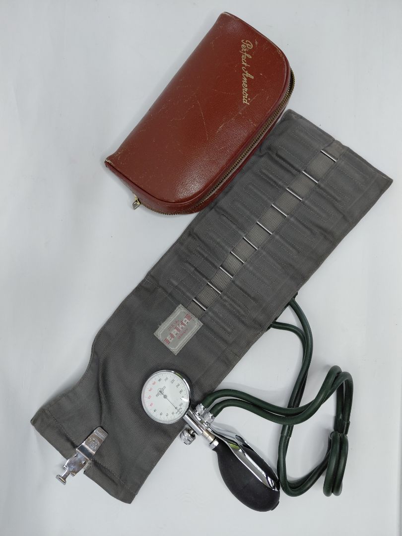Old blood pressure monitor (50-55 years old), ERKA