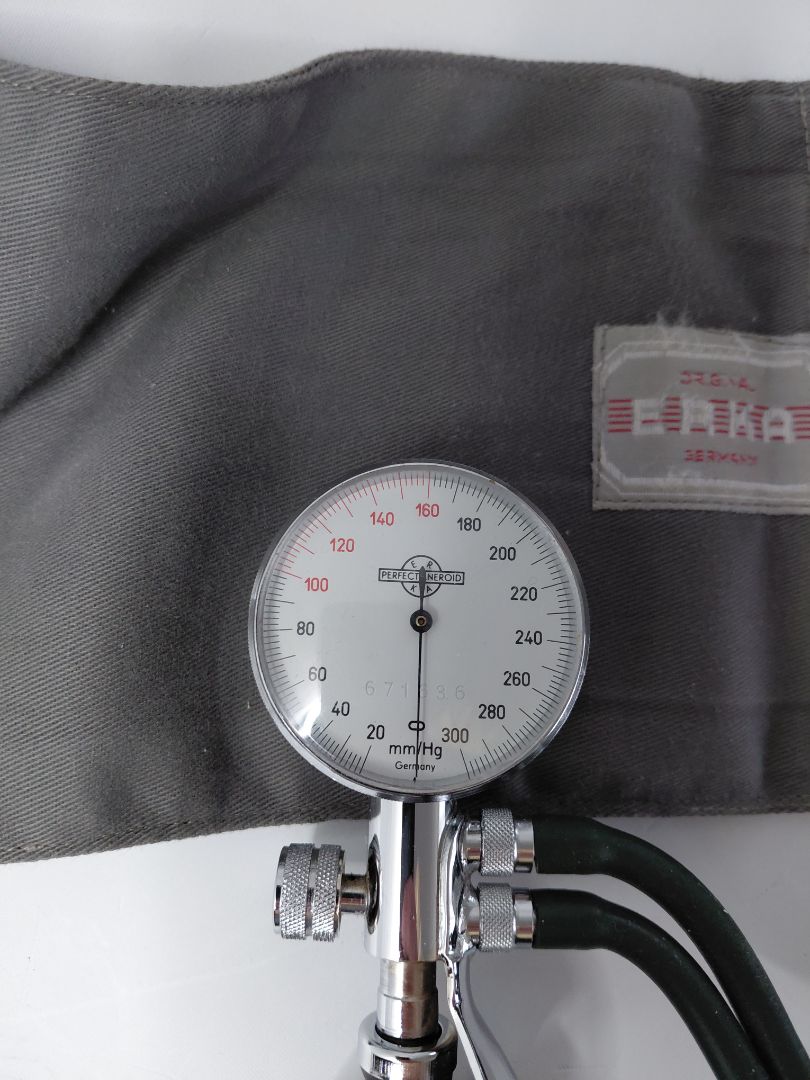 Old blood pressure monitor (50-55 years old), ERKA