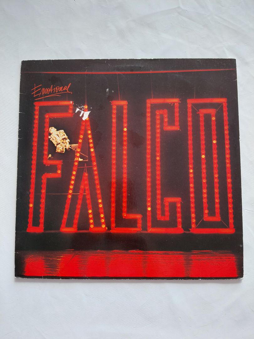 Emotional, Falco