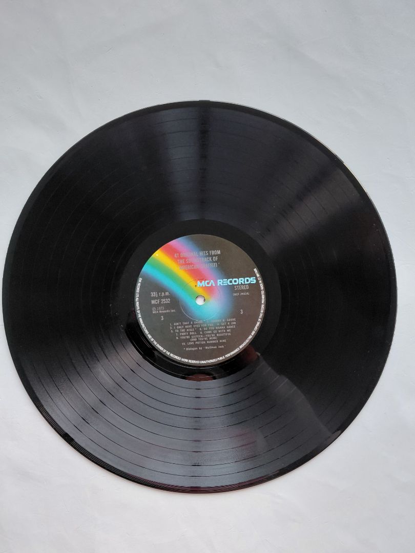 41 original hits from the soundtrack of American Graffiti, American Graffiti
