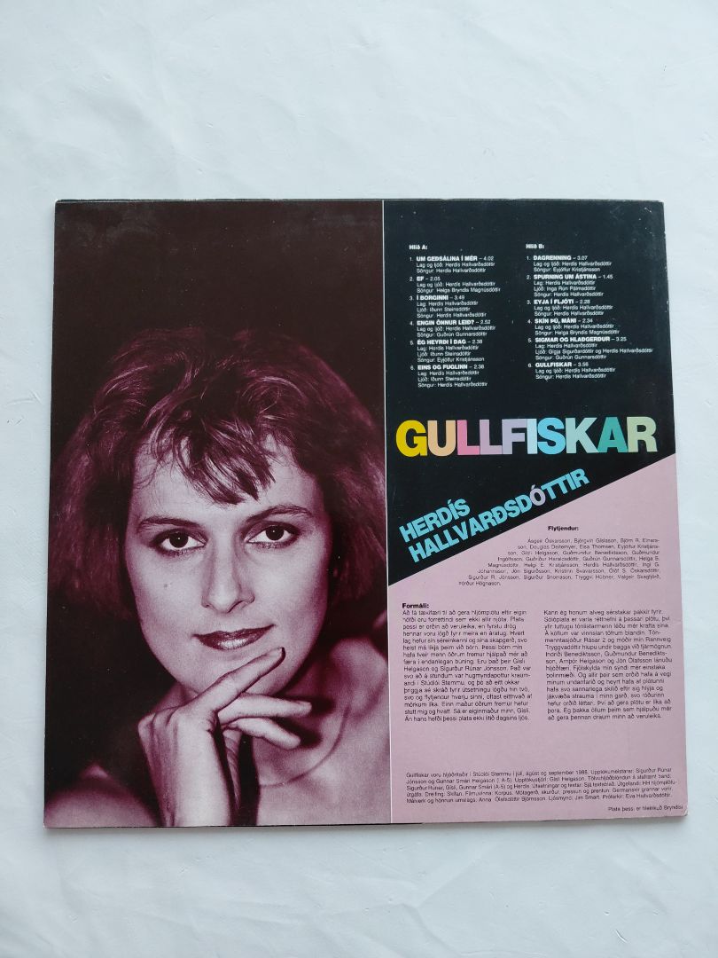 Goldfish, Herdís Hallvarðsdóttir