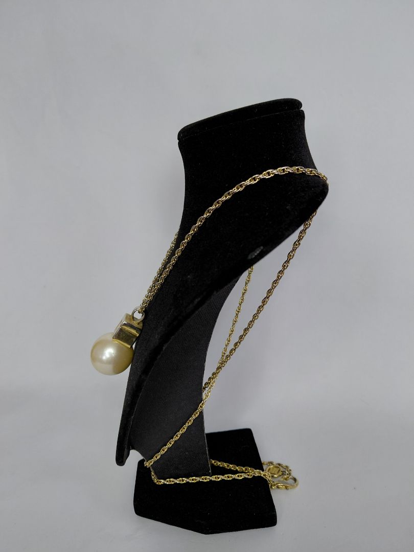 Long necklace