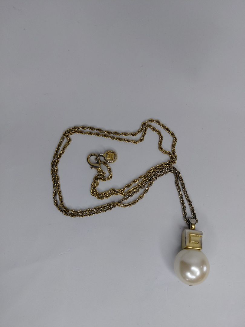Long necklace