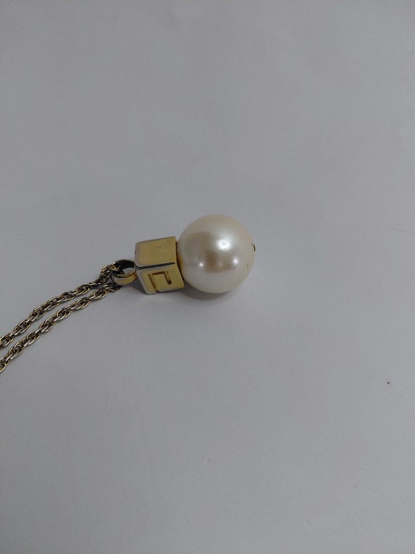 Long necklace