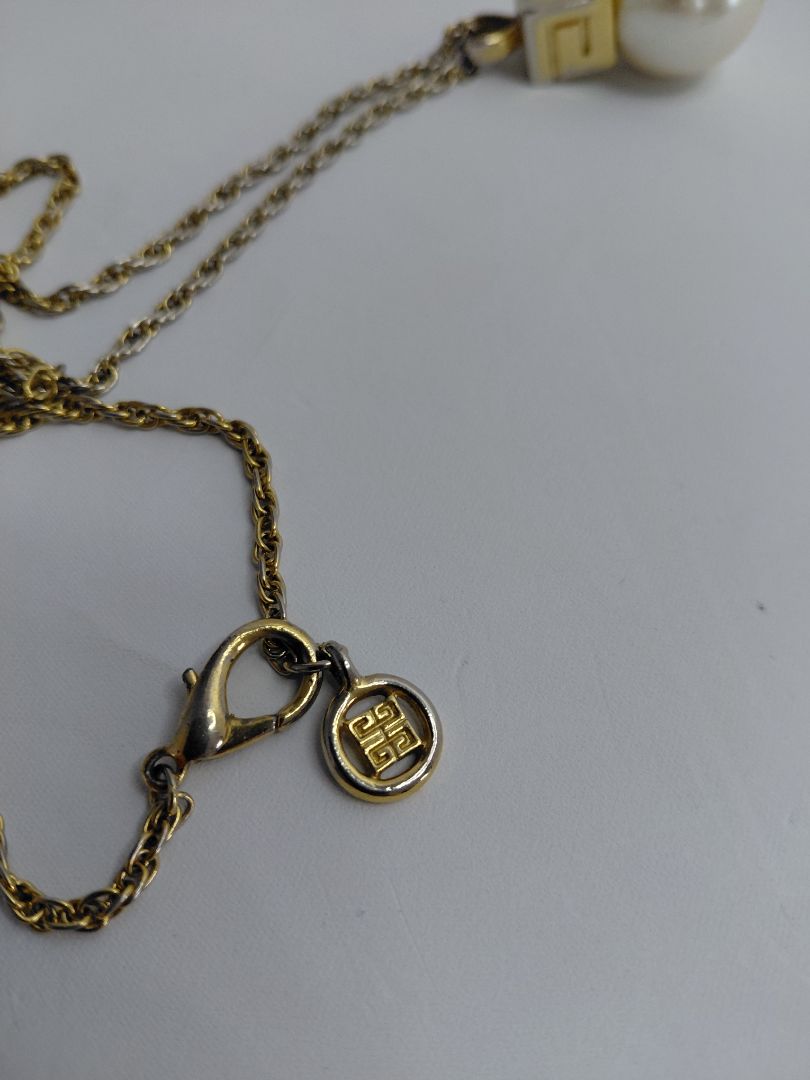 Long necklace