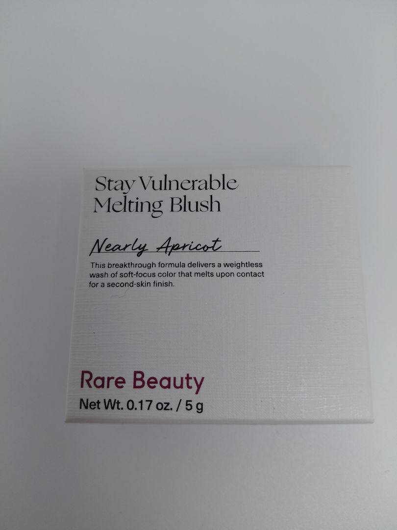 Kinnalitur, Melting blush, Nearly Apricot, Rare Beauty