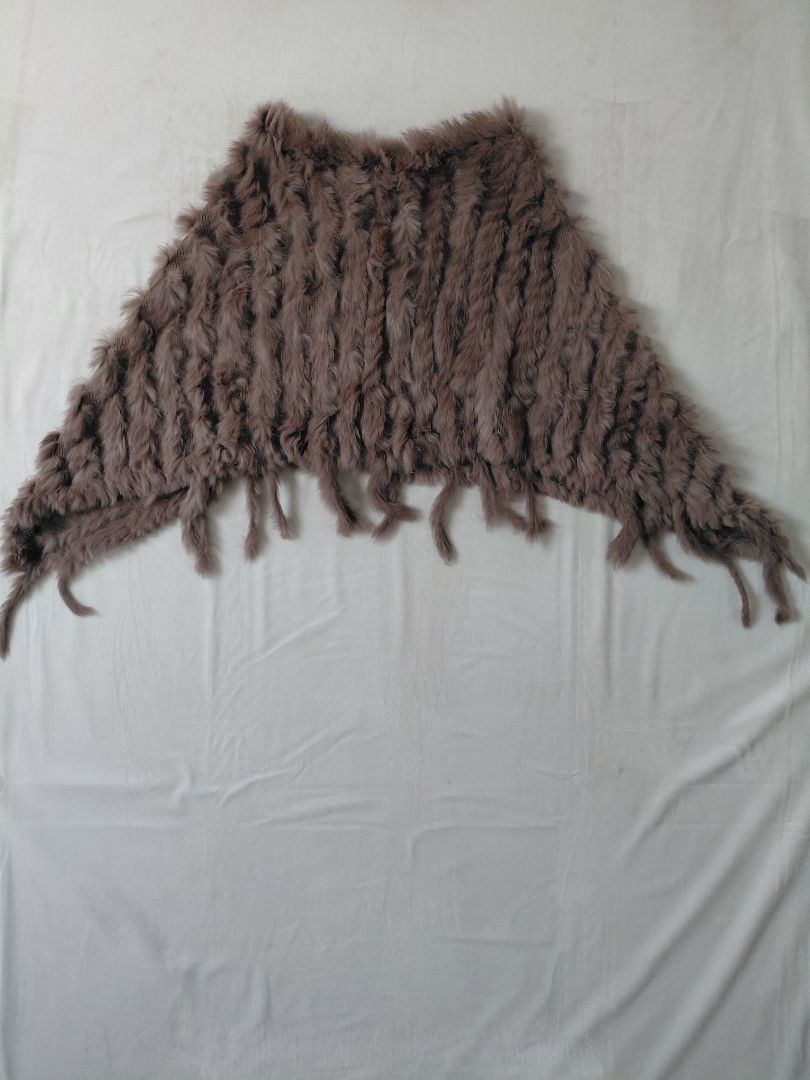 Loð slá með kögri (kanínu feldur)