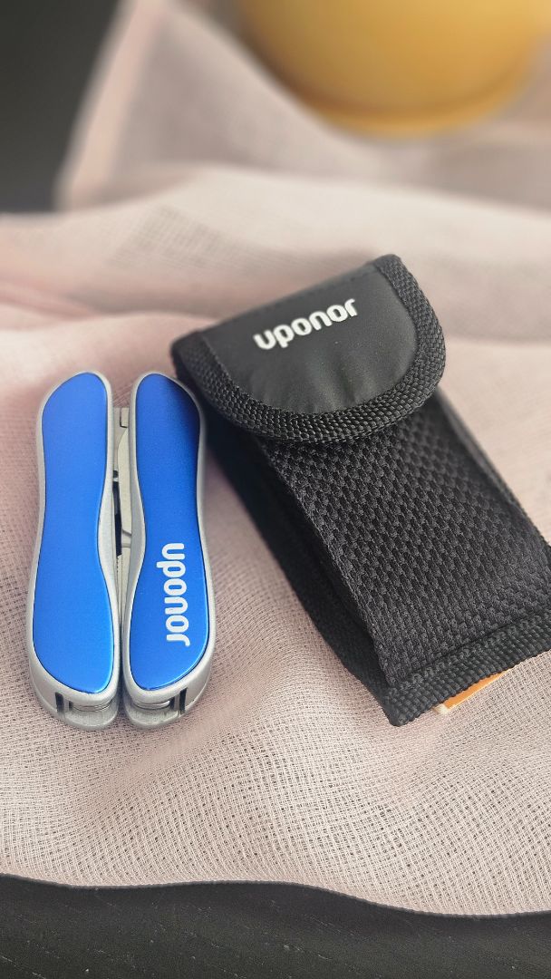 Multi-purpose pocket knife with case, Uponor