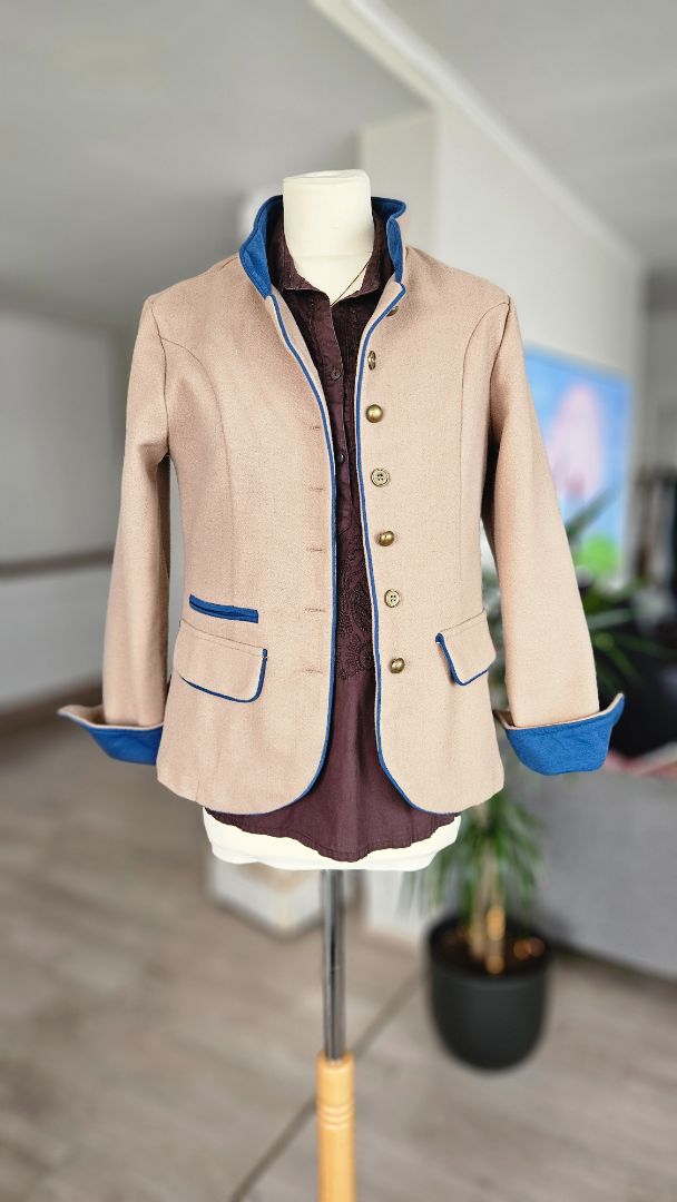 Ullarjakki, M, Miss Look