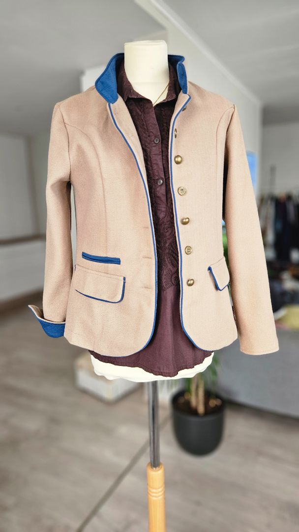 Ullarjakki, M, Miss Look