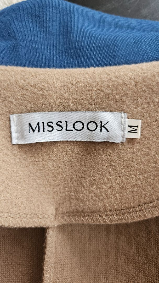 Ullarjakki, M, Miss Look