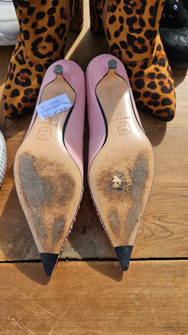 Bleikir leðurskór, EUR 39