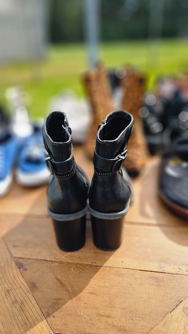 Svartir ökklaháir skór, EUR 40