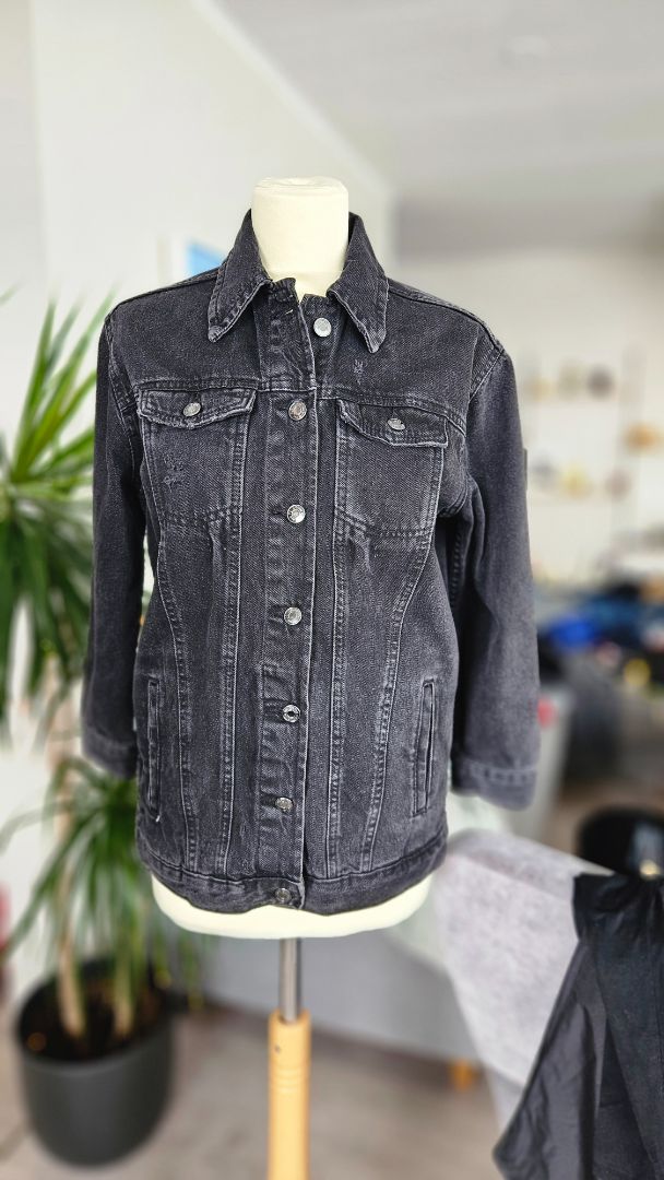 Snjáður gallajakki, EUR 36