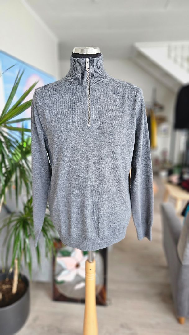 Merino wool sweater, L, Burberry