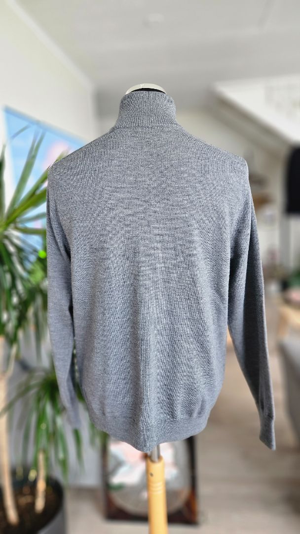 Merino wool sweater, L, Burberry