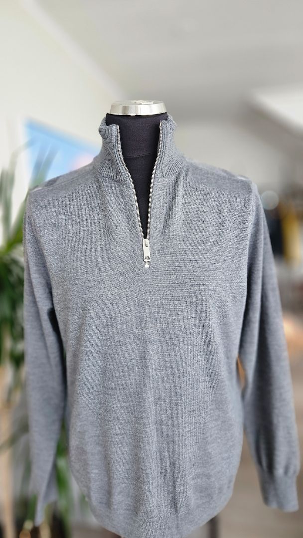 Merino wool sweater, L, Burberry