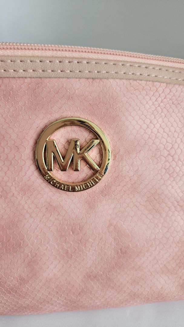 Lítið veski, Michael Michele