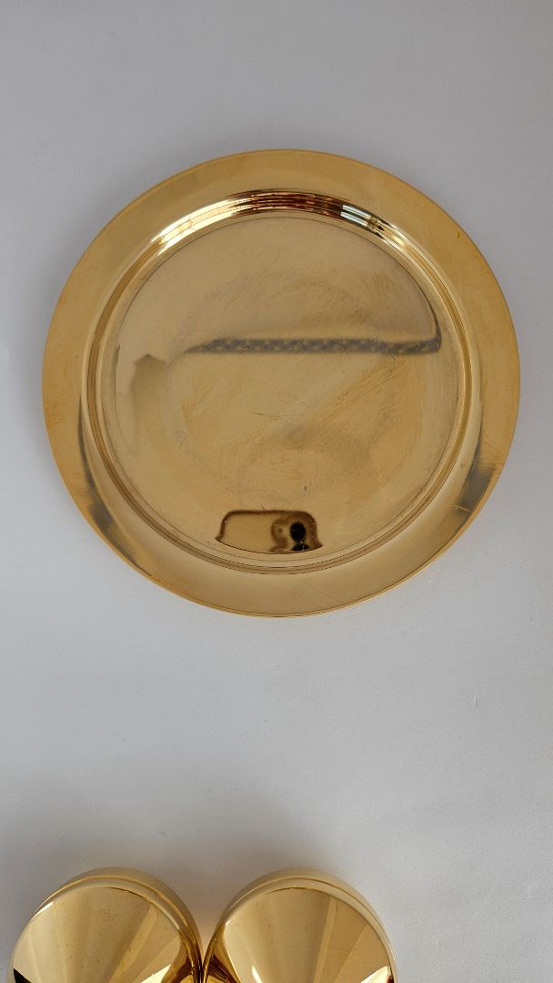 Vintage salt and pepper shakers on a tray, S, Altecco