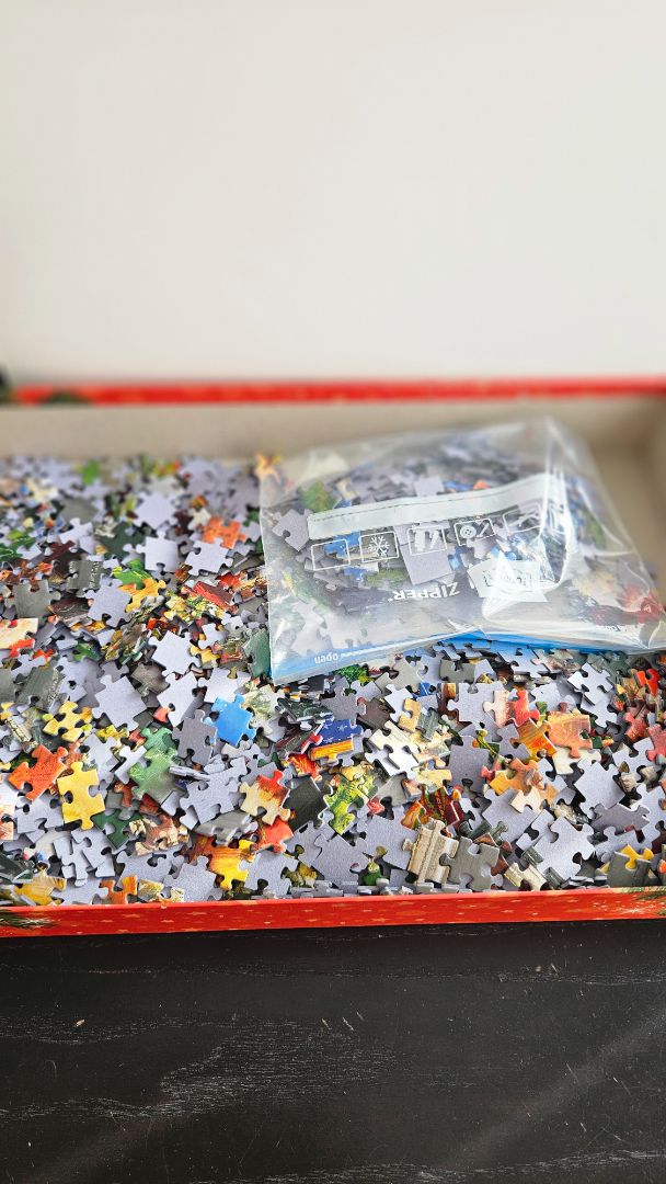 1000 piece Christmas puzzle