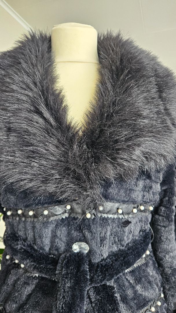 Vintage fur coat, S, Best time