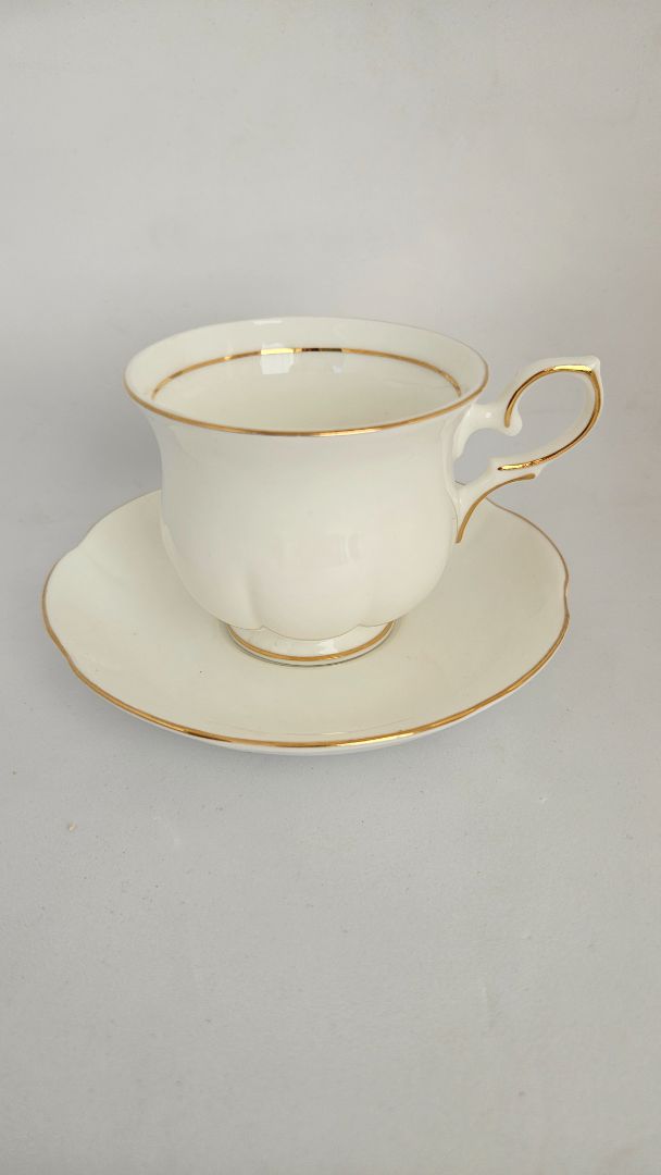 Vintage kaffibolli með undirskál, Cambridge Garden Collection Fine Bone China