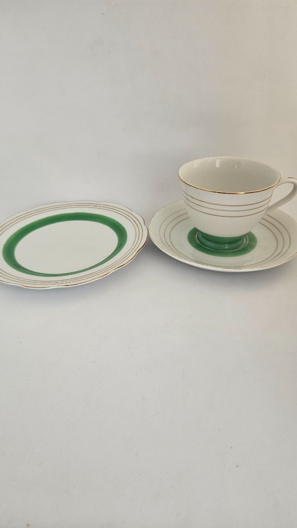Vintage Art Deco cup set