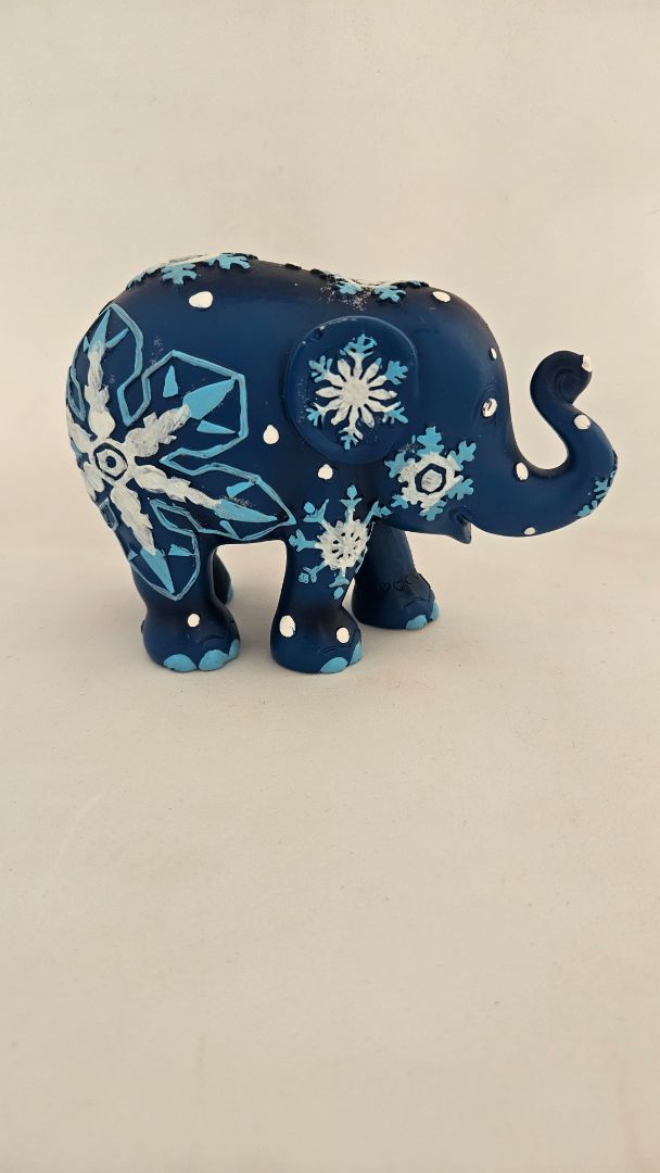 Elephant statue with snowflakes (pop art), 10 cm