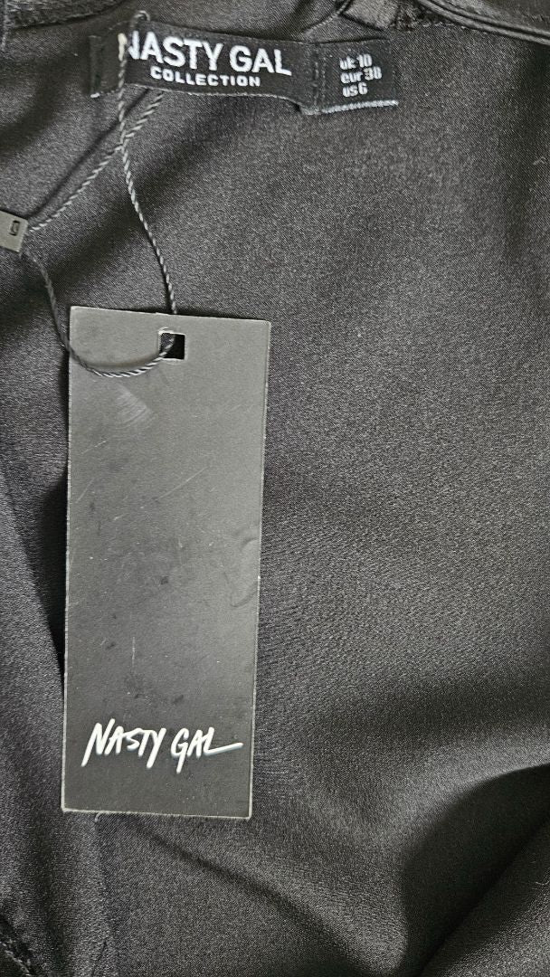 Satin stuttur kjóll, EUR 38, Nasty Gal