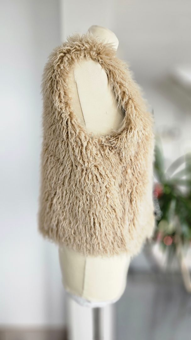 Faux Fur vest, M, Zara
