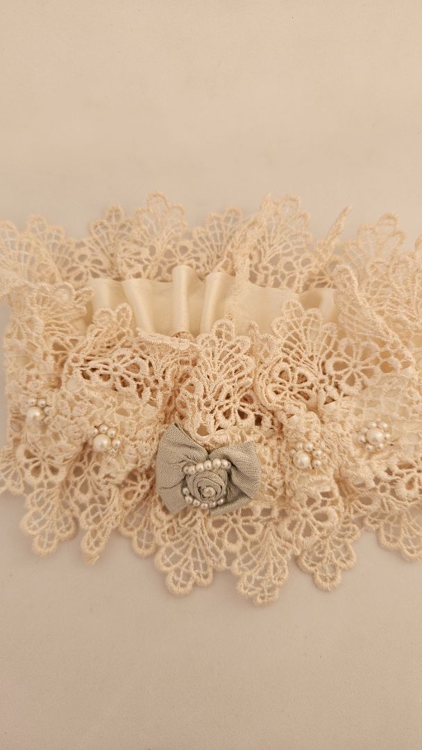 Pearl white garter (vintage)