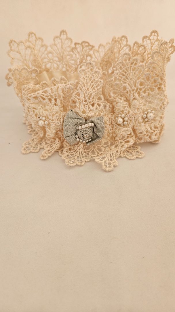 Pearl white garter (vintage)