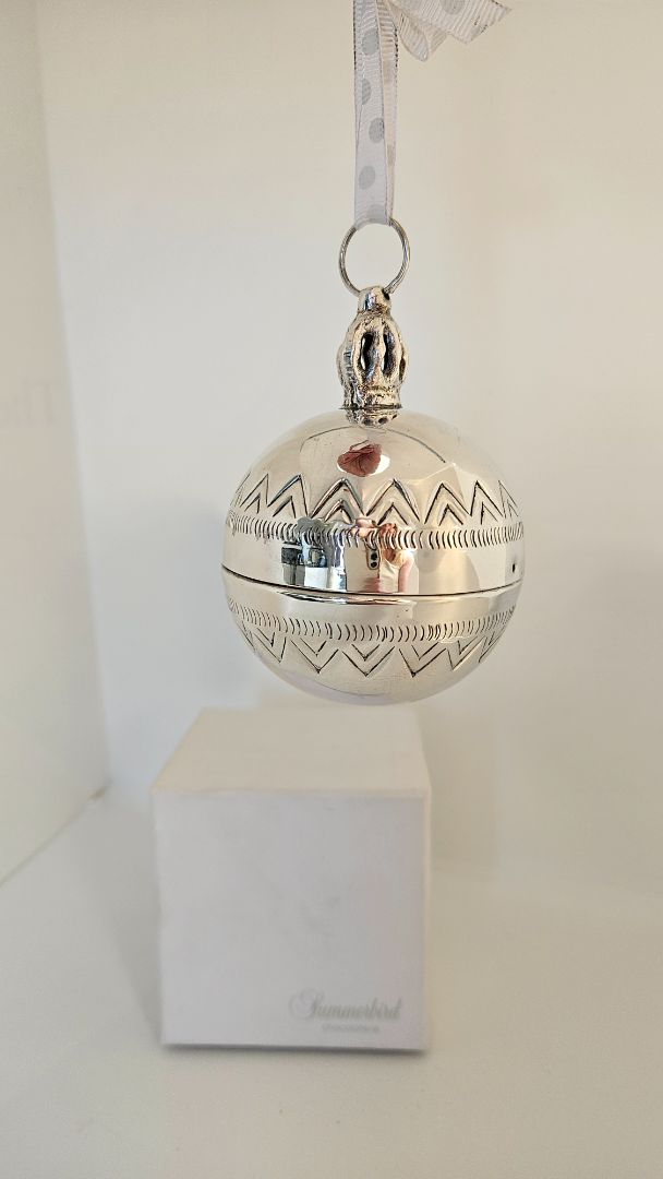 Authentic silver Christmas ornament (2011 collector's item), Summerbird Chocolaterie