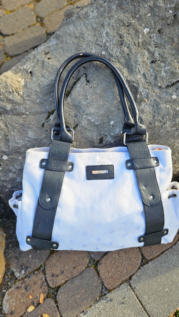 White bag, Friis Company