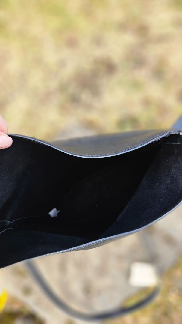 Black wallet with magnetic number, Old Navy