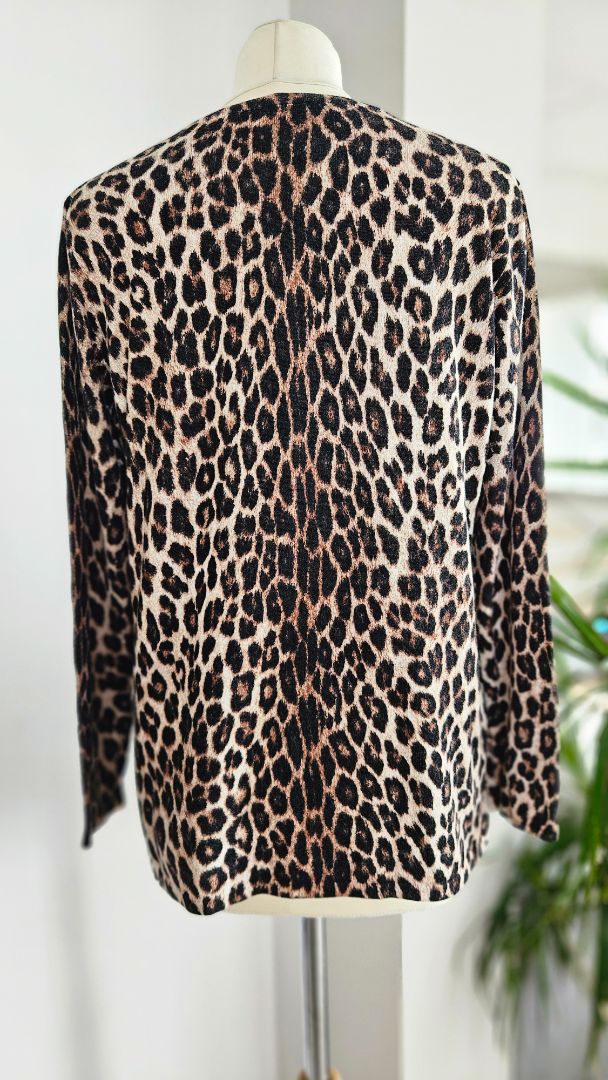 Buttoned up, M, Punt Roma