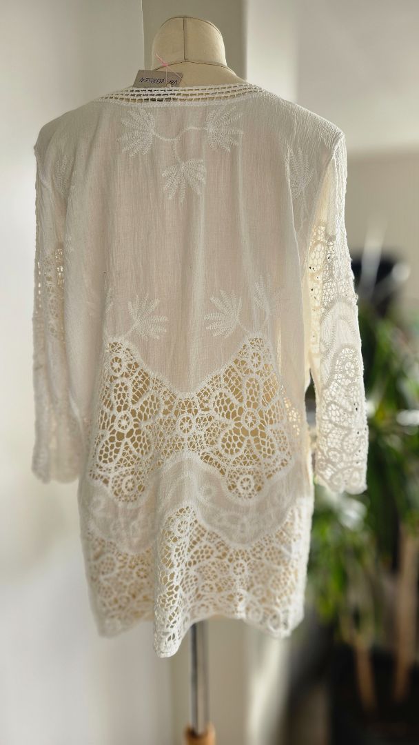 Lace linen blouse, M