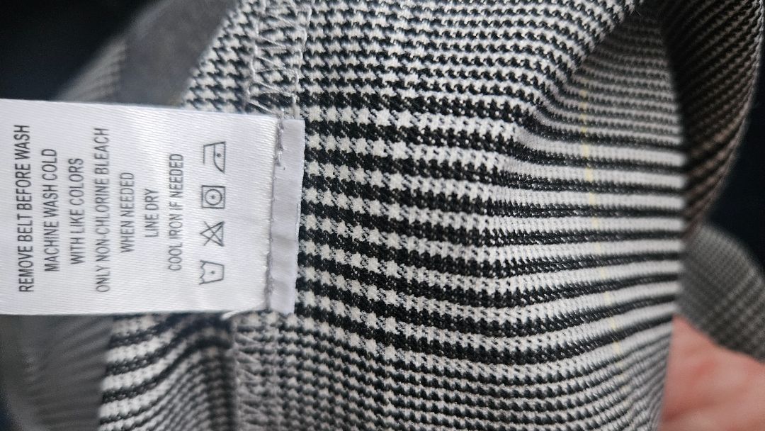 Aðsniðinn kjóll, M, Tacera