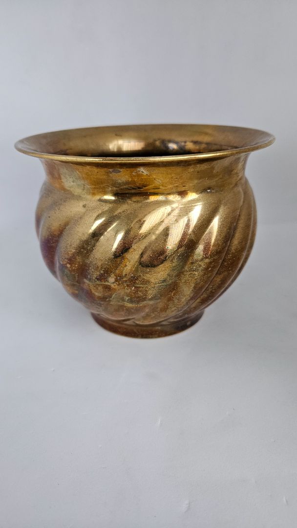 Flower pot