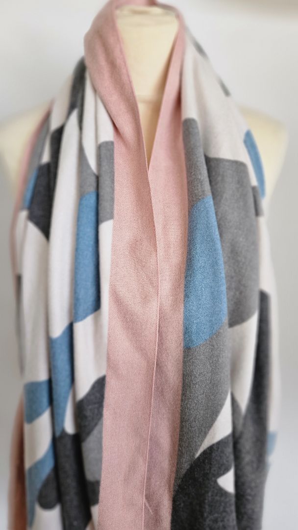 Cashmere scarf