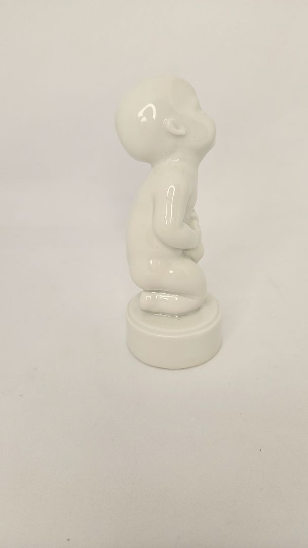 Vintage statuette - Child with colic, Bing & Gröndahl
